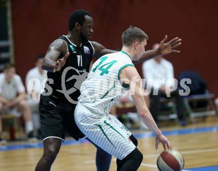 Basketball Zweite Liga 2019/2020. Play Down 1. Runde. KOS Celovec gegen  Raiders Tirol. Lovro Fizuleto (KOS Celovec), John Franklyn Gardiner (Tirol). Klagenfurt, am 22.2.2020.
Foto: Kuess
www.qspictures.net

---
pressefotos, pressefotografie, kuess, qs, qspictures, sport, bild, bilder, bilddatenbank