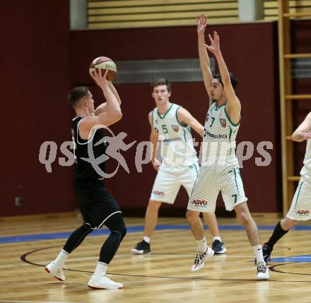 Basketball Zweite Liga 2019/2020. Play Down 1. Runde. KOS Celovec gegen  Raiders Tirol. Volkan Oezdemir (KOS Celovec), Roman Skvasik (Tirol). Klagenfurt, am 22.2.2020.
Foto: Kuess
www.qspictures.net

---
pressefotos, pressefotografie, kuess, qs, qspictures, sport, bild, bilder, bilddatenbank