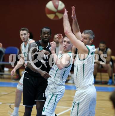 Basketball Zweite Liga 2019/2020. Play Down 1. Runde. KOS Celovec gegen  Raiders Tirol. Samuel Seher (KOS Celovec), John Franklyn Gardiner (Tirol). Klagenfurt, am 22.2.2020.
Foto: Kuess
www.qspictures.net

---
pressefotos, pressefotografie, kuess, qs, qspictures, sport, bild, bilder, bilddatenbank