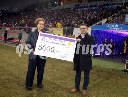 Fussball. 2. Liga. SK Austria Klagenfurt gegen SV Guntamatic Ried.  Uebergabe eines Spenderschecks an die Kaerntner Kinderkrebshilfe durch Ivica Peric.. Klagenfurt, am 21.2.2020.
Foto: Kuess
www.qspictures.net
---
pressefotos, pressefotografie, kuess, qs, qspictures, sport, bild, bilder, bilddatenbank