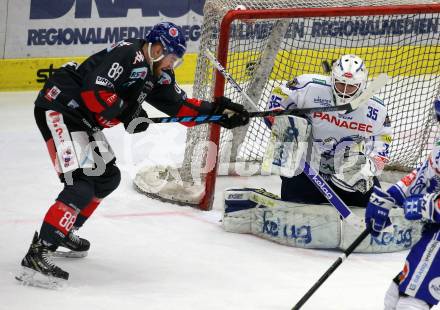 EBEL. Eishockey Bundesliga. VSV gegen 	HC TWK Innsbruck.  Alexander Schmidt,  (VSV), Miha Zajc (Innsbruck). Villach, am 29.2.2020.
Foto: Kuess
www.qspictures.net
---
pressefotos, pressefotografie, kuess, qs, qspictures, sport, bild, bilder, bilddatenbank
