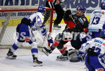 EBEL. Eishockey Bundesliga. VSV gegen 	HC TWK Innsbruck.  Kevin Schmidt,  (VSV), Caleb Herbert (Innsbruck). Villach, am 29.2.2020.
Foto: Kuess
www.qspictures.net
---
pressefotos, pressefotografie, kuess, qs, qspictures, sport, bild, bilder, bilddatenbank