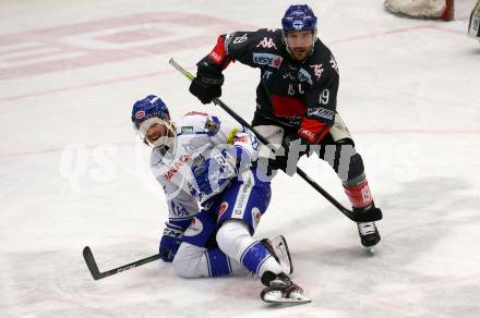 EBEL. Eishockey Bundesliga. VSV gegen 	HC TWK Innsbruck. Chris Collins,   (VSV), Tyler Spurgeon (Innsbruck). Villach, am 29.2.2020.
Foto: Kuess
www.qspictures.net
---
pressefotos, pressefotografie, kuess, qs, qspictures, sport, bild, bilder, bilddatenbank