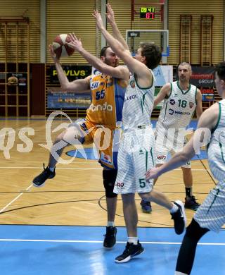 Basketball Zweite Liga 2019/2020. Play Down 2. Runde. KOS Celovec gegen   BBU Salzburg. Andi Smrtnik (KOS Celovec), Luka Milovac (Salzburg). Klagenfurt, am 1.3.2020.
Foto: Kuess
www.qspictures.net

---
pressefotos, pressefotografie, kuess, qs, qspictures, sport, bild, bilder, bilddatenbank