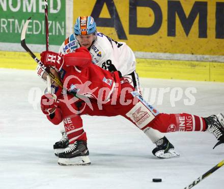 EBEL. Eishockey Bundesliga. KAC gegen	EHC Liwest Black Wings Linz. Johannes Bischofberger,  (KAC), Marco Brucker  (Linz). Klagenfurt, am 4.3.2020.
Foto: Kuess
www.qspictures.net

---
pressefotos, pressefotografie, kuess, qs, qspictures, sport, bild, bilder, bilddatenbank