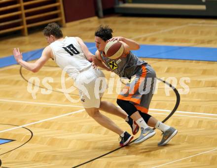 Basketball Zweite Liga 2019/2020. Play-off 2. Runde. Woerthersee Piraten gegen Fuerstenfeld Panthers.  Tevz Ruzic (Piraten), Fabian Richter (Fuerstenfeld). Klagenfurt, am 4.3.2020.
Foto: Kuess
www.qspictures.net

---
pressefotos, pressefotografie, kuess, qs, qspictures, sport, bild, bilder, bilddatenbank