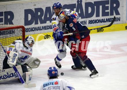 EBEL. Eishockey Bundesliga. VSV gegen EC Red Bull Salzburg.  Brandon Maxwell, Jamie Fraser, (VSV), Thomas Raffl  (Salzburg). Villach, am 6.3.2020.
Foto: Kuess
www.qspictures.net
---
pressefotos, pressefotografie, kuess, qs, qspictures, sport, bild, bilder, bilddatenbank