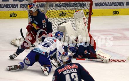 EBEL. Eishockey Bundesliga. VSV gegen EC Red Bull Salzburg. Nico Brunner,  (VSV), Derek Joslin, Jean Philippe Lamoureux  (Salzburg). Villach, am 6.3.2020.
Foto: Kuess
www.qspictures.net
---
pressefotos, pressefotografie, kuess, qs, qspictures, sport, bild, bilder, bilddatenbank