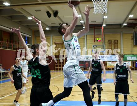 Basketball Zweite Liga 2019/2020. Play Down 3. Runde. KOS Celovec gegen  Union Deutsch Wagram Alligators. Martin Bajc (KOS Celovec), Martin Wustinger (Deutsch Wagram). Klagenfurt, am 7.3.2020.
Foto: Kuess
www.qspictures.net

---
pressefotos, pressefotografie, kuess, qs, qspictures, sport, bild, bilder, bilddatenbank