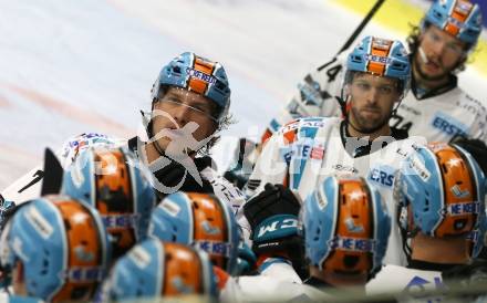 EBEL. Eishockey Bundesliga. KAC gegen	EHC Liwest Black Wings Linz.  Torjubel Brian Lebler, Rick Schofield, Josh Roach   (Linz). Klagenfurt, am 8.3.2020.
Foto: Kuess
www.qspictures.net

---
pressefotos, pressefotografie, kuess, qs, qspictures, sport, bild, bilder, bilddatenbank