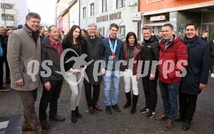 Ski Alpin. Empfang Jugendolympiasieger Philip Hoffmann. Buergermeister Gerhard Pirih, Landeshauptmannn Peter Kaiser, Philip Hoffmann, Mutter Jutta, Arno Arthofer. Spittal an der Drau, am 17.1.2020.
Foto: Kuess
---
pressefotos, pressefotografie, kuess, qs, qspictures, sport, bild, bilder, bilddatenbank