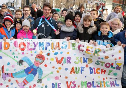Ski Alpin. Empfang Jugendolympiasieger Philip Hoffmann.  Philip Hoffmann mit Fans. Spittal an der Drau, am 17.1.2020.
Foto: Kuess
www.qspictures.net
---
pressefotos, pressefotografie, kuess, qs, qspictures, sport, bild, bilder, bilddatenbank