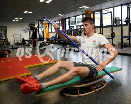 Wildwassersport. Kanu, Kajak. Mario Leitner. Klagenfurt, 18.12.2019.
Foto: Kuess
www.qspictures.net

---
pressefotos, pressefotografie, kuess, qs, qspictures, sport, bild, bilder, bilddatenbank
