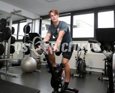 Wildwassersport. Kanu, Kajak. Felix Oschmautz. Klagenfurt, 18.12.2019.
Foto: Kuess
www.qspictures.net

---
pressefotos, pressefotografie, kuess, qs, qspictures, sport, bild, bilder, bilddatenbank
