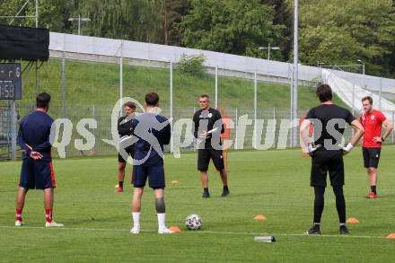 Fussball. 2. Liga. SK Austria Klagenfurt. Training.  Tormanntrainer Thomas Lenuweit, Trainer Robert Micheu, Co-Trainer Martin Lassnig. Klagenfurt, am 18.5.2020.
Foto: Kuess
www.qspictures.net 
---
pressefotos, pressefotografie, kuess, qs, qspictures, sport, bild, bilder, bilddatenbank
