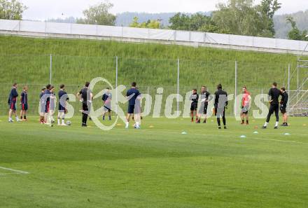 Fussball. 2. Liga. SK Austria Klagenfurt. Training.   Tormanntrainer Thomas Lenuweit, Trainer Robert Micheu, Co-Trainer Martin Lassnig. Klagenfurt, am 18.5.2020.
Foto: Kuess
www.qspictures.net 
---
pressefotos, pressefotografie, kuess, qs, qspictures, sport, bild, bilder, bilddatenbank