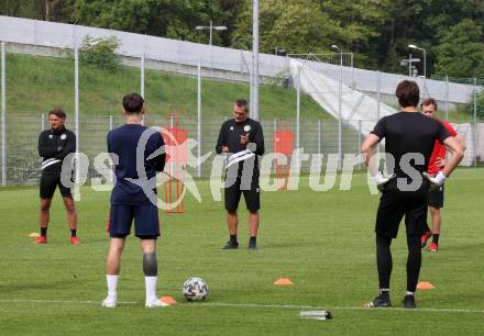 Fussball. 2. Liga. SK Austria Klagenfurt. Training.   Tormanntrainer Thomas Lenuweit, Trainer Robert Micheu, Co-Trainer Martin Lassnig. Klagenfurt, am 18.5.2020.
Foto: Kuess
www.qspictures.net 
---
pressefotos, pressefotografie, kuess, qs, qspictures, sport, bild, bilder, bilddatenbank