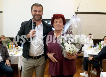 Fussball. 2. Liga. 100 Jahr Feier SK Austria Klagenfurt.  Zeljko Karajica, Anna Krainz. Klagenfurt, am 1.6.2020.
Foto: Kuess
www.qspictures.net
---
pressefotos, pressefotografie, kuess, qs, qspictures, sport, bild, bilder, bilddatenbank