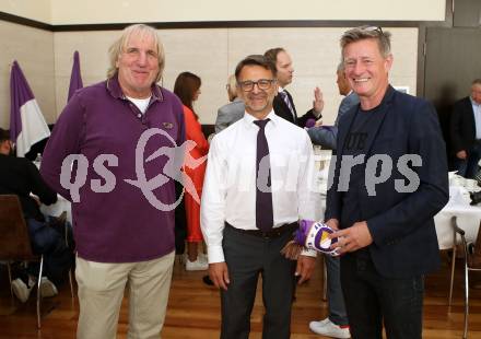 Fussball. 2. Liga. 100 Jahr Feier SK Austria Klagenfurt.  Helmut Koenig, Ivica Peric, Arno Arthofer. Klagenfurt, am 1.6.2020.
Foto: Kuess
www.qspictures.net
---
pressefotos, pressefotografie, kuess, qs, qspictures, sport, bild, bilder, bilddatenbank