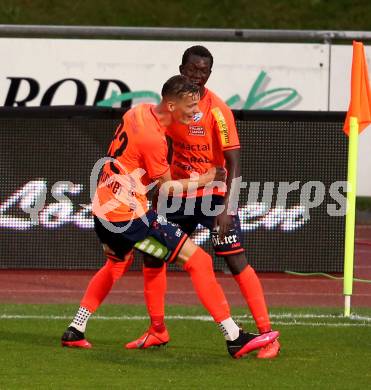 Fussball. Tipico Bundesliga. RZ Pellets WAC gegen TSV Prolactal Hartberg.  Torjubel Amadou Dante, Felix Luckeneder (Hartberg). Wolfsberg, am 10.6.2020.
Foto: Kuess
www.qspictures.net

---
pressefotos, pressefotografie, kuess, qs, qspictures, sport, bild, bilder, bilddatenbank
