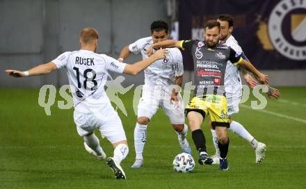 Fussball. 2. Liga. SK Austria Klagenfurt gegen SV Licht-Loidl Lafnitz.  Markus Rusek, Maximiliano Moreira (Klagenfurt), David Schloffer (Lafnitz). Klagenfurt, am 14.6.2020.
Foto: Kuess
www.qspictures.net
---
pressefotos, pressefotografie, kuess, qs, qspictures, sport, bild, bilder, bilddatenbank