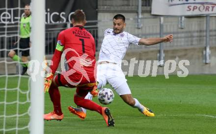 Fussball. 2. Liga. SK Austria Klagenfurt gegen SV Licht-Loidl Lafnitz.  Darijo Pecirep (Klagenfurt),  Andreas Zingl (Lafnitz). Klagenfurt, am 14.6.2020.
Foto: Kuess
www.qspictures.net
---
pressefotos, pressefotografie, kuess, qs, qspictures, sport, bild, bilder, bilddatenbank