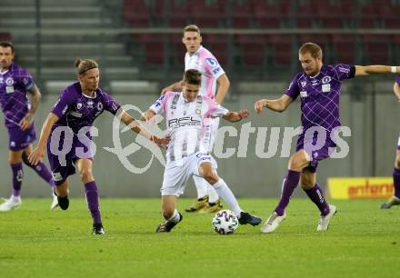 Fussball. 2. Liga. SK Austria Klagenfurt gegen FC Juniors Oberoesterreich.  Patrick Greil, Markus Rusek,  (Klagenfurt),  Patrick Plojer (FC Juniors Oberoesterreich). Klagenfurt, am 4.7.2020.
Foto: Kuess
www.qspictures.net
---
pressefotos, pressefotografie, kuess, qs, qspictures, sport, bild, bilder, bilddatenbank