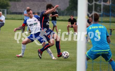 Fussball Kaerntner Liga. Kraig gegen Treibach.  Alexander Johannes Kampitsch (Kraig),  Kevin Vaschauner (Treibach). Kraig, am 7.8.2020.
Foto: Kuess
---
pressefotos, pressefotografie, kuess, qs, qspictures, sport, bild, bilder, bilddatenbank