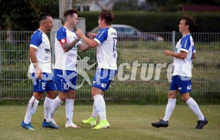 Fussball Kaerntner Liga. Kraig gegen Treibach.  Torjubel Vahid Muharemovic, Kevin Vaschauner,  Fabian Christian Gangl, David Armin Hude (Treibach). Kraig, am 7.8.2020.
Foto: Kuess
---
pressefotos, pressefotografie, kuess, qs, qspictures, sport, bild, bilder, bilddatenbank