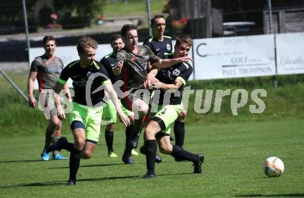 Fussball. 2. Klasse B. Kleinkirchheim gegen Draschitz. Thomas Alexander Dabernig (Kleinkirchheim),   Philipp Abuja, Philipp Novak (Draschitz). Kleinkirchheim, 1.8.2020.
Foto: Kuess
---
pressefotos, pressefotografie, kuess, qs, qspictures, sport, bild, bilder, bilddatenbank