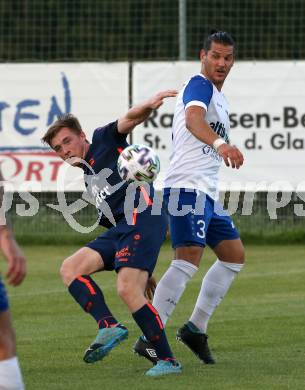 Fussball Kaerntner Liga. Kraig gegen Treibach. Martin Franz Alexander Lamzari
 (Kraig), Florian Philipp Wieser (Treibach). Kraig, am 7.8.2020.
Foto: Kuess
---
pressefotos, pressefotografie, kuess, qs, qspictures, sport, bild, bilder, bilddatenbank