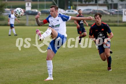 Fussball Kaerntner Liga. Kraig gegen Treibach. Alexander Johannes Kampitsch (Kraig), Kevin Vaschauner (Treibach). Kraig, am 7.8.2020.
Foto: Kuess
---
pressefotos, pressefotografie, kuess, qs, qspictures, sport, bild, bilder, bilddatenbank