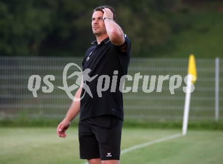 Fussball Kaerntner Liga. Kraig gegen Treibach. Trainer Stefan Weitensfelder (Kraig). Kraig, am 7.8.2020.
Foto: Kuess
---
pressefotos, pressefotografie, kuess, qs, qspictures, sport, bild, bilder, bilddatenbank