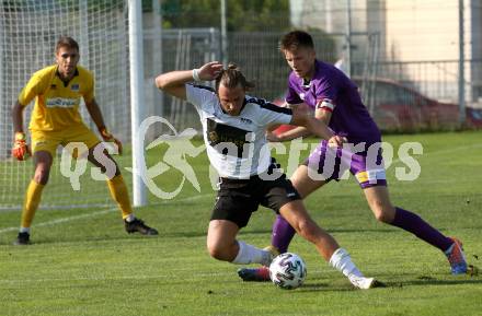 Fussball. Unterliga Ost. Austria Klagenfurt Amateure gegen ASK Klagenfurt. Florian Georg Weiss, Kristjan Kondic,  (Austria Klagenfurt Amat.),  Lukas Lausegger (ASK Klagenfurt). Klagenfurt, 9.8.2020.
Foto: Kuess
---
pressefotos, pressefotografie, kuess, qs, qspictures, sport, bild, bilder, bilddatenbank