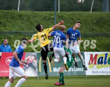 Fussball. Unterliga West. Matrei gegen Lienz.  Mario Anton Berger, Benedikt Wibmer, (Matrei), Bernhard Leitner (Lienz). Matrei, 15.8.2020.
Foto: Kuess
---
pressefotos, pressefotografie, kuess, qs, qspictures, sport, bild, bilder, bilddatenbank