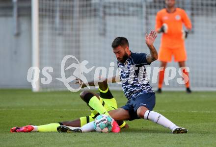 Fussball Testspiel. SK Austria Klagenfurt gegen SC Paderborn 07.  Kosmas Gkezos,  (Klagenfurt), Sreli Mamba  (Paderborn). Klagenfurt, am 19.8.2020.
Foto: Kuess
www.qspictures.net
---
pressefotos, pressefotografie, kuess, qs, qspictures, sport, bild, bilder, bilddatenbank