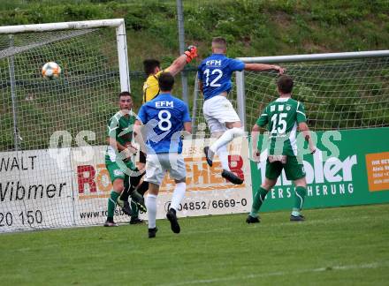 Fussball. Unterliga West. Matrei gegen Lienz. Moritz Mair (Matrei), Bernhard Leitner (Lienz). Matrei, 15.8.2020.
Foto: Kuess
---
pressefotos, pressefotografie, kuess, qs, qspictures, sport, bild, bilder, bilddatenbank