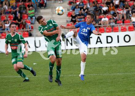 Fussball. Unterliga West. Matrei gegen Lienz. Mathias Schneeberger (Matrei),   Johannes Peter Ganner, Vasile-Laurentiu Nemes (Lienz). Matrei, 15.8.2020.
Foto: Kuess
---
pressefotos, pressefotografie, kuess, qs, qspictures, sport, bild, bilder, bilddatenbank