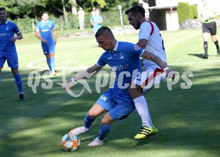 Fussball. Kaerntner Liga. Atus Ferlach gegen SAK. Martin Sustersic (Ferlach), Zoran Vukovic (SAK). Ferlach, 22.8.2020.
Foto: Kuess
---
pressefotos, pressefotografie, kuess, qs, qspictures, sport, bild, bilder, bilddatenbank
