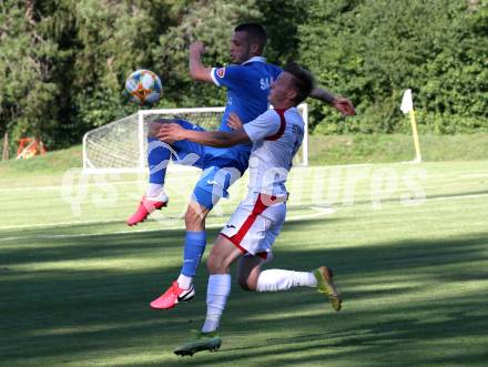 Fussball. Kaerntner Liga. Atus Ferlach gegen SAK. Hannes Marcel Schwarz  (Ferlach), Nejc Strajnar (SAK). Ferlach, 22.8.2020.
Foto: Kuess
---
pressefotos, pressefotografie, kuess, qs, qspictures, sport, bild, bilder, bilddatenbank
