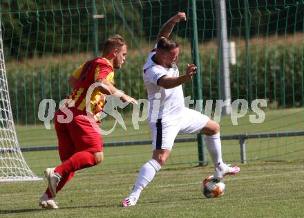 Fussball 1. Klasse C. Glanegg gegen St. Veit. Christian Ernst Schritliser, (Glanegg),  Marco Messner (St. Veit). Glanegg, am 23.8.2020.
Foto: Kuess
---
pressefotos, pressefotografie, kuess, qs, qspictures, sport, bild, bilder, bilddatenbank