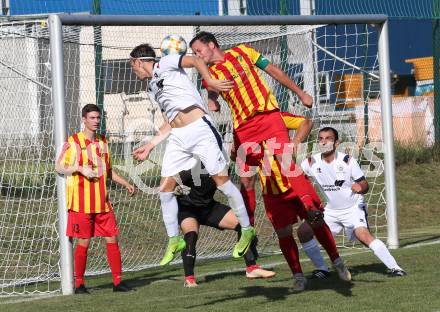 Fussball 1. Klasse C. Glanegg gegen St. Veit. Fabian Stippernitz (Glanegg), Michael Salbrechter (St. Veit). Glanegg, am 23.8.2020.
Foto: Kuess
---
pressefotos, pressefotografie, kuess, qs, qspictures, sport, bild, bilder, bilddatenbank