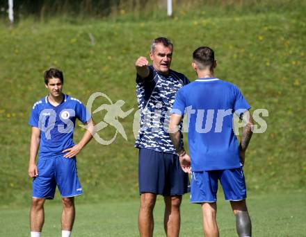 Fussball Training. SK Austria Klagenfurt. Trainer Robert Micheu . Faaker See, am 25.8.2020.
Foto: Kuess
www.qspictures.net
---
pressefotos, pressefotografie, kuess, qs, qspictures, sport, bild, bilder, bilddatenbank