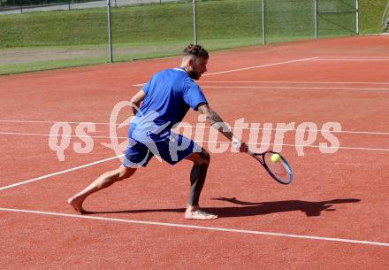 Fussball Training. SK Austria Klagenfurt.   Philipp Huetter. Faaker See, am 25.8.2020.
Foto: Kuess
www.qspictures.net
---
pressefotos, pressefotografie, kuess, qs, qspictures, sport, bild, bilder, bilddatenbank