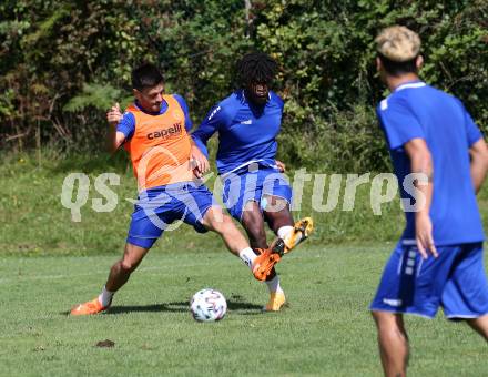 Fussball Training. SK Austria Klagenfurt. Darijo Pecirep, Kwabe Schulz  . Faaker See, am 25.8.2020.
Foto: Kuess
www.qspictures.net
---
pressefotos, pressefotografie, kuess, qs, qspictures, sport, bild, bilder, bilddatenbank