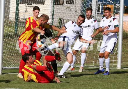 Fussball 1. Klasse C. Glanegg gegen St. Veit. Christian Ernst Schritliser (Glanegg), Manuel Riesser (St. Veit). Glanegg, am 23.8.2020.
Foto: Kuess
---
pressefotos, pressefotografie, kuess, qs, qspictures, sport, bild, bilder, bilddatenbank