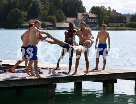 Fussball Training. SK Austria Klagenfurt. Oliver Markoutz, Florian Jaritz, Mc Moordy King Huether , Rico Sygo, Christopher Cvetko, Fabio Markelic . Faaker See, am 25.8.2020.
Foto: Kuess
www.qspictures.net
---
pressefotos, pressefotografie, kuess, qs, qspictures, sport, bild, bilder, bilddatenbank