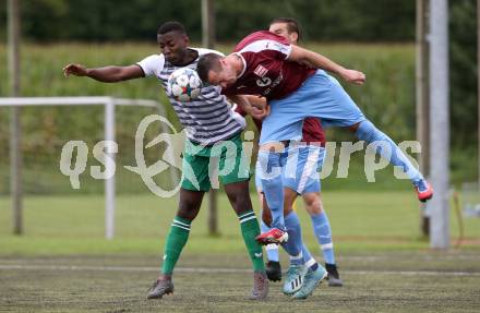 Fussball 2. KLasse C. SV Moosburg gegen SV Weitensfeld. Chigbogu Onuh,  (Moosburg), Elias Zarre (Weitensfeld). Moosburg, am 30.8.3030.
Foto: Kuess
---
pressefotos, pressefotografie, kuess, qs, qspictures, sport, bild, bilder, bilddatenbank