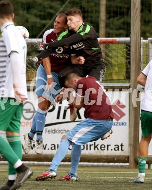 Fussball 2. KLasse C. SV Moosburg gegen SV Weitensfeld. Anze Hafner(Moosburg), Martin Georg Strebenitzer,  Elias Zarre  (Weitensfeld). Moosburg, am 30.8.3030.
Foto: Kuess
---
pressefotos, pressefotografie, kuess, qs, qspictures, sport, bild, bilder, bilddatenbank