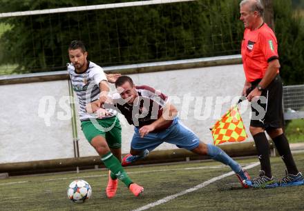 Fussball 2. KLasse C. SV Moosburg gegen SV Weitensfeld. David Dieter Killar, (Moosburg), Elias Zarre  (Weitensfeld). Moosburg, am 30.8.3030.
Foto: Kuess
---
pressefotos, pressefotografie, kuess, qs, qspictures, sport, bild, bilder, bilddatenbank